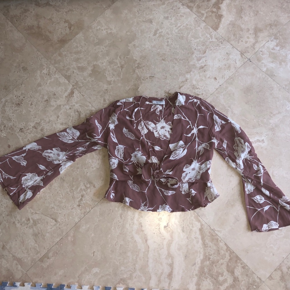 Flynne Skye floral bell sleeve top